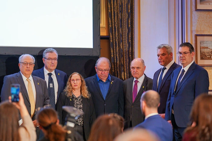 Gruppenfoto mit Politikern